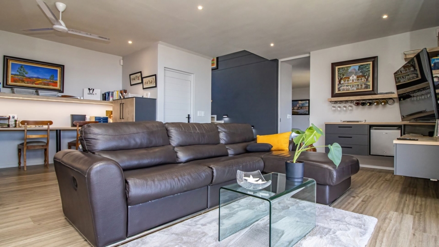 3 Bedroom Property for Sale in Rooi Els Western Cape